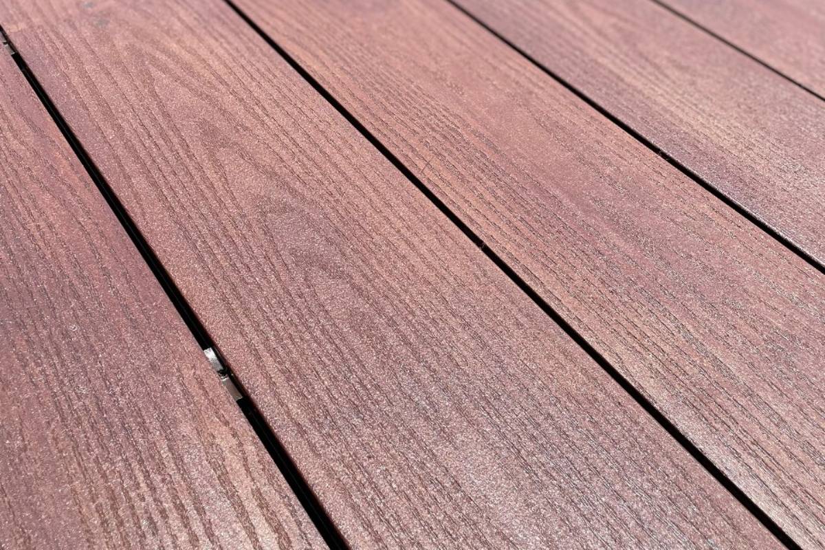 Madera Plástica: La Solución Innovadora y Sostenible para Espacios Modernos