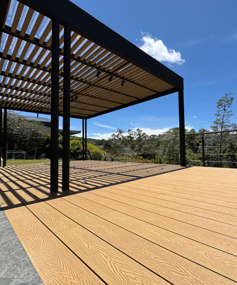 DECK CON ESTRUCTURA METÁLICA